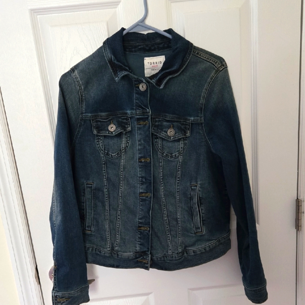 Torrid Women's Blue Denim Jacket 1X Plus Size 1 EUC